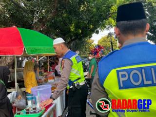 Patroli Sepeda Satlantas Polresta Pekanbaru Sambangi Pasar Ramadhan
